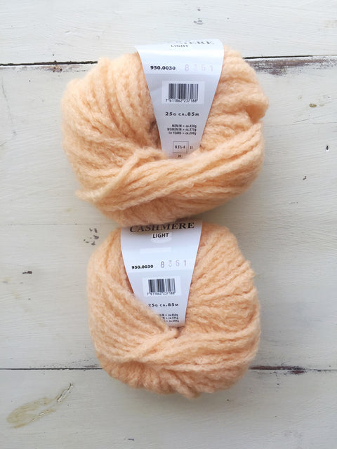 Lang Cashmere Light Cabled Cowl Kit